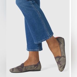 Rothy’s Rare Mink Camo loafers size 8